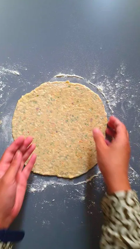 [Homemade] Cheesy Potato Flatbreads – Soft, buttery, and loaded with fresh herbs