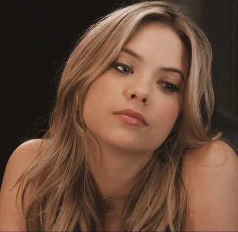 What make up did they use in the 2000s for natural beautiful look?