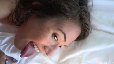 One of the prettiest cumsluts around.