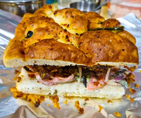 [Homemade] Airfried chimichuri fried chicken sandwich with Indian style picked onion coleslaw &amp; hot honey sauce.