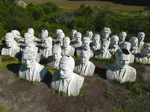 Field of president heads in Virginia
