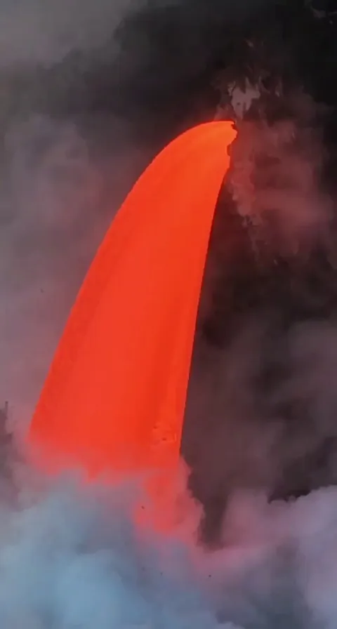 Lava flows into the Ocean