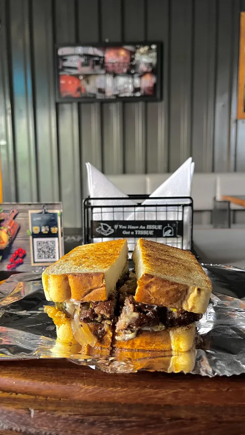 [i ate] a sandwhich named Oklahoma melt from an American diner inspired restaurant in India 