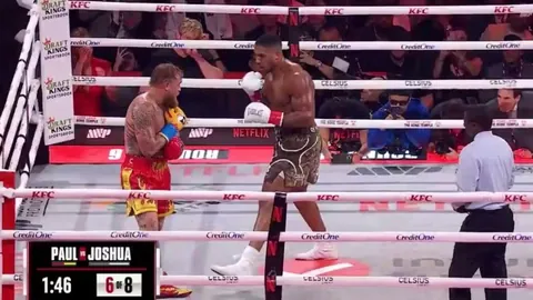 YouTuber vs Actual Heavyweight Boxer