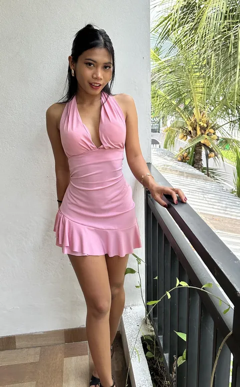 I think i look much better without the dress