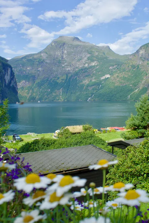 8 summer days in the Norwegian fjords 🌸🌿⛰️