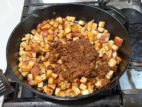 [homemade] chorizo, potato and eggs