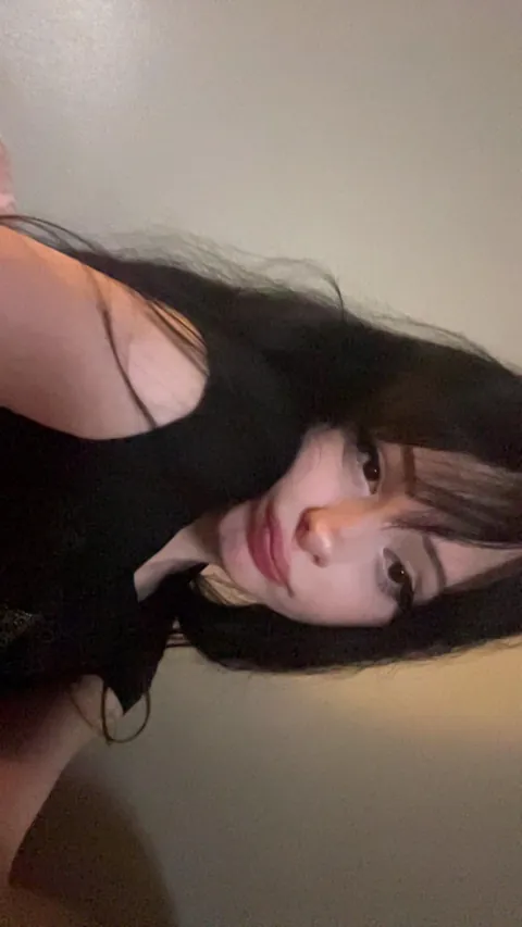 my insta pics vs my reddit pics