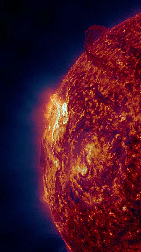 We just had the STRONGEST SOLAR FLARE of 2025!