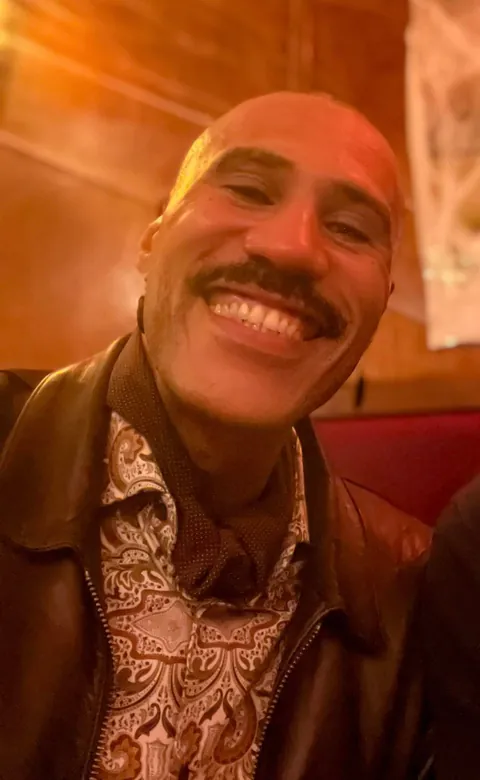 Psychonaut, gay and spending all my free time at raves. What you got?