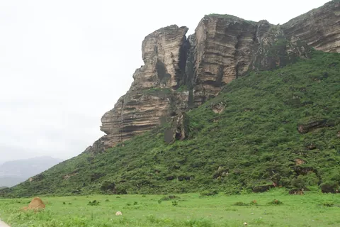 On a 3 week trip around Oman and spent a few days exploring the Dhofar Mountains around Salalah. This has quickly become my new favorite country in the world!