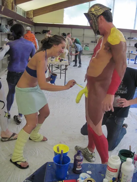 CFNM nude body painting