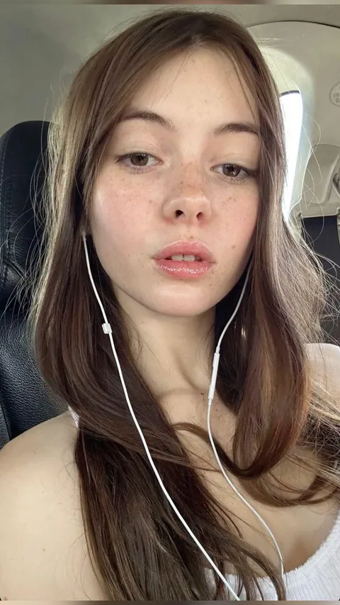 hair pulled or neck choked lightly :3