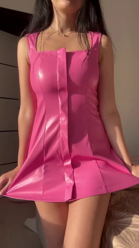 Looking like a real life fuckdoll reveal