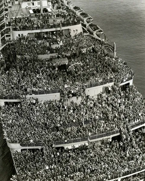 American soldiers on their way home from World War II, 1945.