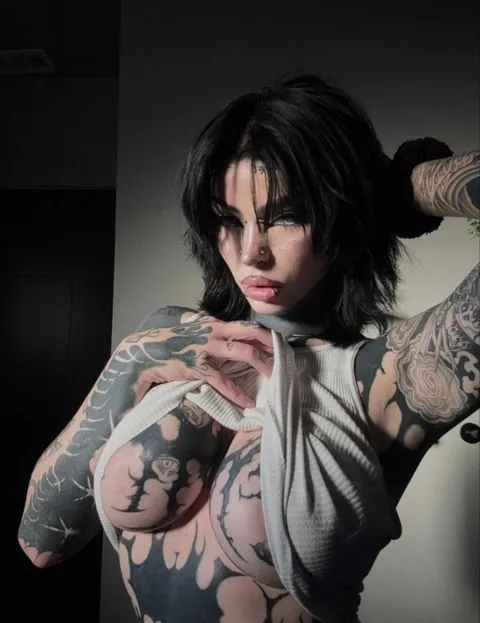 Who wins? Goth girls vs. E-girls