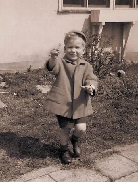 My brother's sunny adorableness in the early 1950s. Even now, with mid-stage Alzheimer's, he remains cheerful and smiles like sunshine.