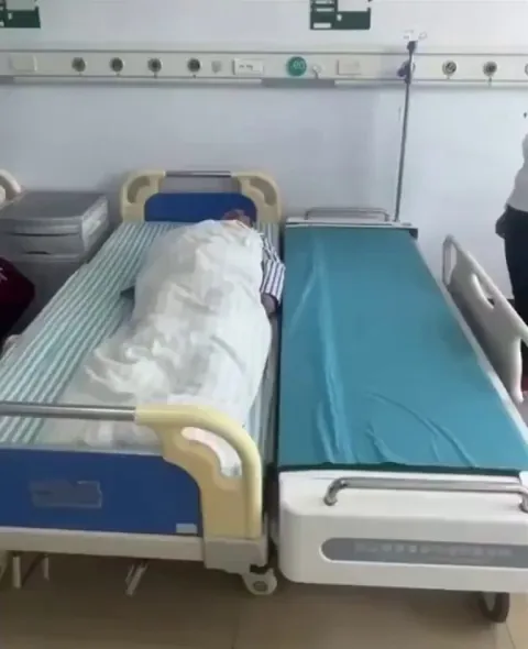China made smart transfer beds that makes moving patients easy.