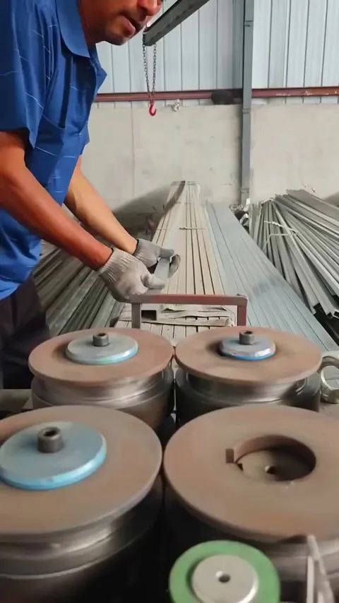 Spiralling Of Square Section Steel Tube