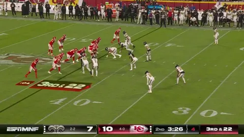[Highlight] Travis Kelce catches pass, laterals ball to Samaje Perine on 3rd &amp; 22