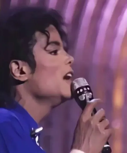 Michael Jackson's voice with No background noise or Auto-Tune. 