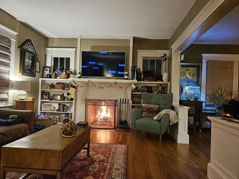 Our cozy 1927 craftsman 