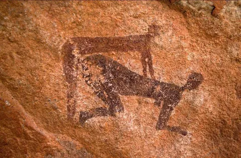 Backshot cave painting in Algeria (dated around 7-2000 BCE)