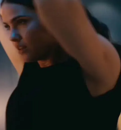 Shelley Hennig