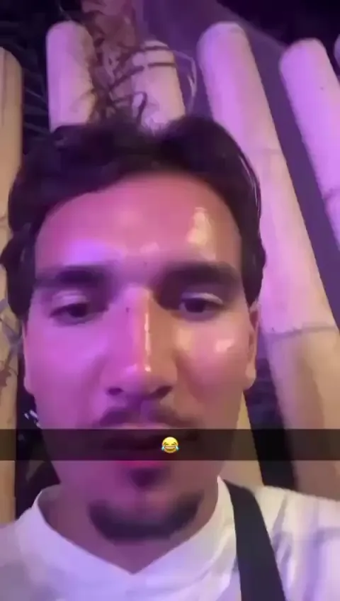 probably drunk Borussia Mönchengladbach player Florian Neuhaus talks to fans on Mallorca: "He (Roland Virkus) is the worst sporting director in the world." And leaks his salary of 4m €