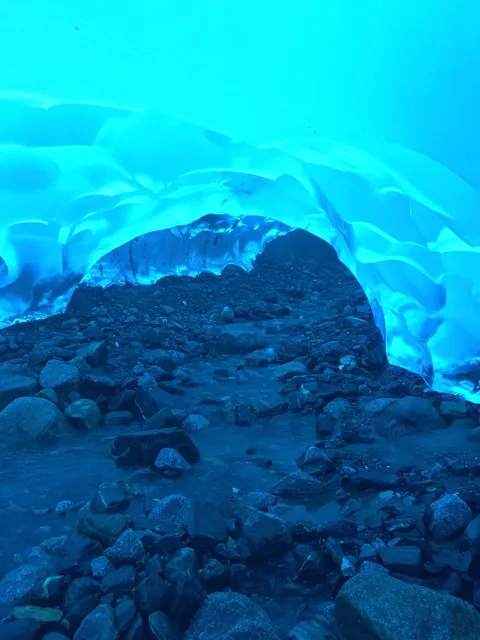 Inside an ice cave near Mendenhall Glacier, Juneau, AK. (1436 x 1125)[OC]