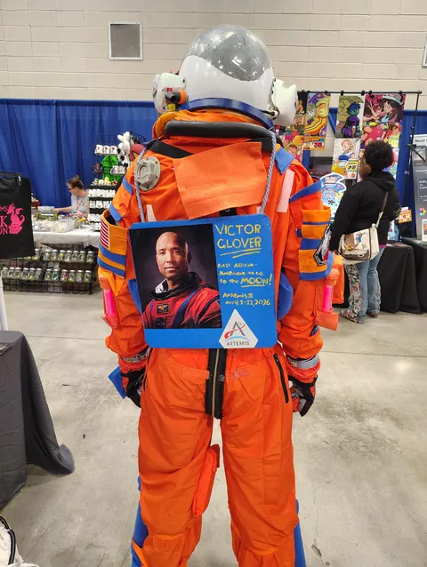 My Orion Survival Suit cosplay won an award at the cosplay contest!