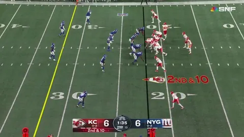 [Highlight] Mahomes follows his own backward pass to save possession