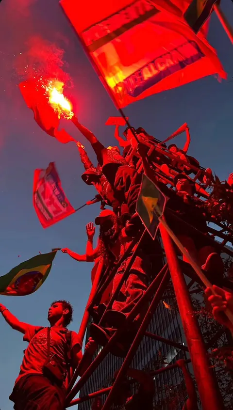 [OC] Students protesting against far right during the Brazilian presidential election. BH, Brazil