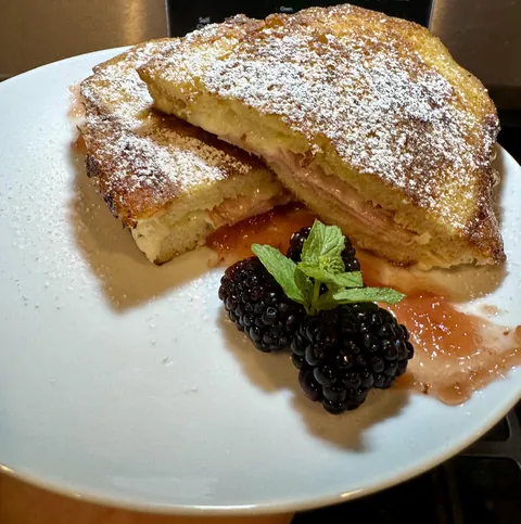 Monte Cristo Sandwich (Sweet &amp; Savory)