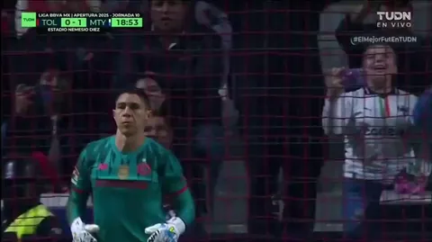 Sergio Ramos panenka penalty is saved by Hugo Gonzalez (Toluca). Monterrey almost concedes a goal immediately after 20'