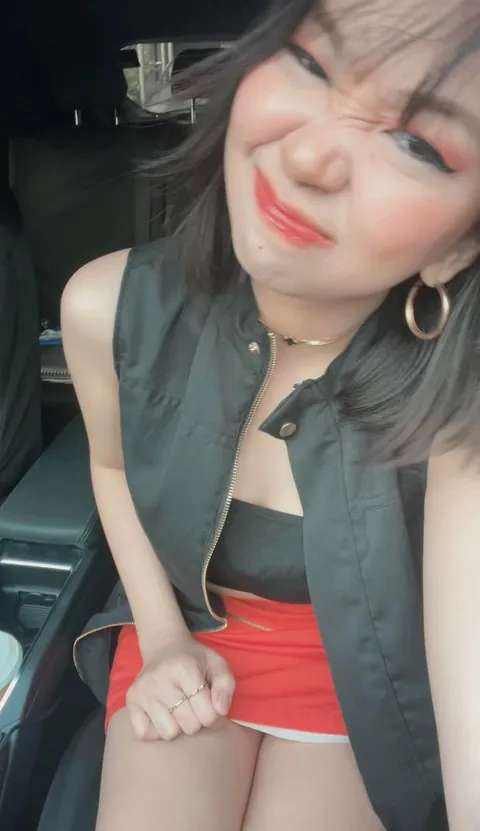 Worst Valentine’s Day ever. Might as well make it worse—roast me like your life depends on it.