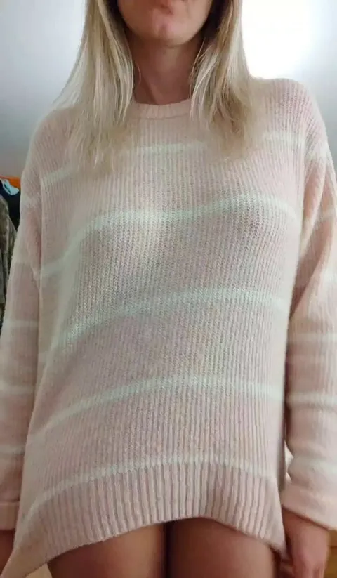 My friends always say I have God tier tits. What do you think? 🇸🇪😈