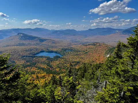 Autumn has arrived in New Hampshire’s White Mountains [5712x4284] OC