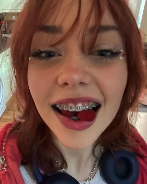 This is ur sign to let a stranger own you with porn and call you names 🤭