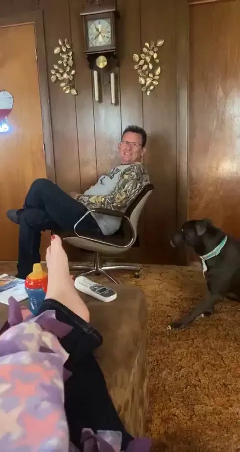 Which one yall kicked me?