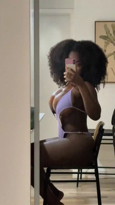 the way they poke out has me in a chokehold