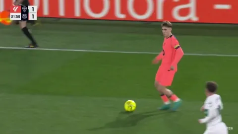 Ferran Torres shot hits the crossbar, ball ricochets off him and hits the post again 33'