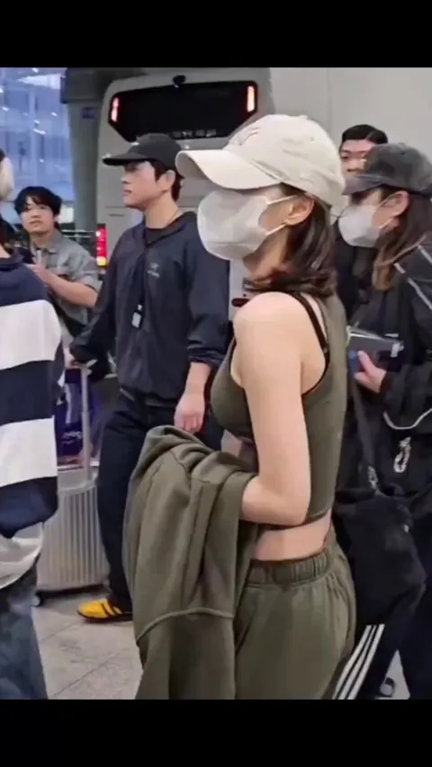 LE SSERAFIM - Chaewon