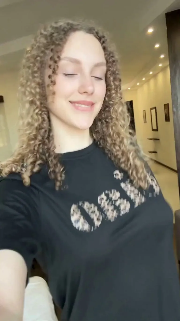 Bouncing natural tits(reveal)