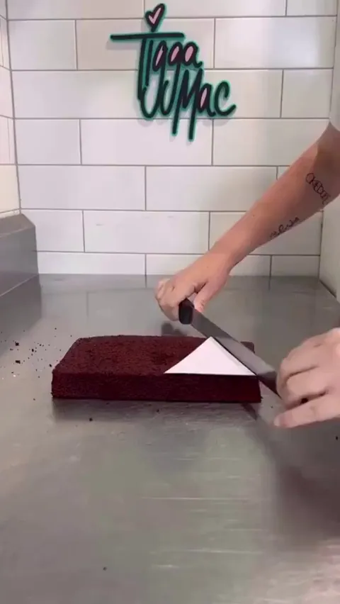 Cake that looks 2D