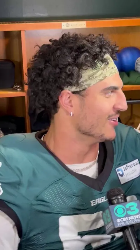 [Highlight] Jaelan Phillips on being traded from the Dolphins to the Eagles: "This is literally the greatest thing that's happened to me in my whole life"