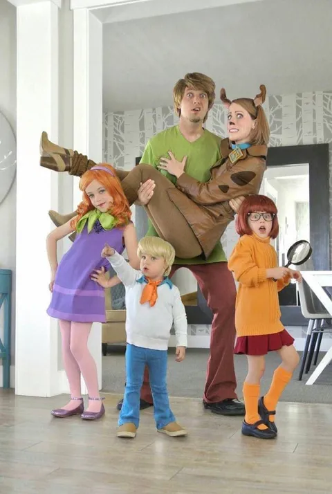 PsBattle: Scooby Doo Halloween family.