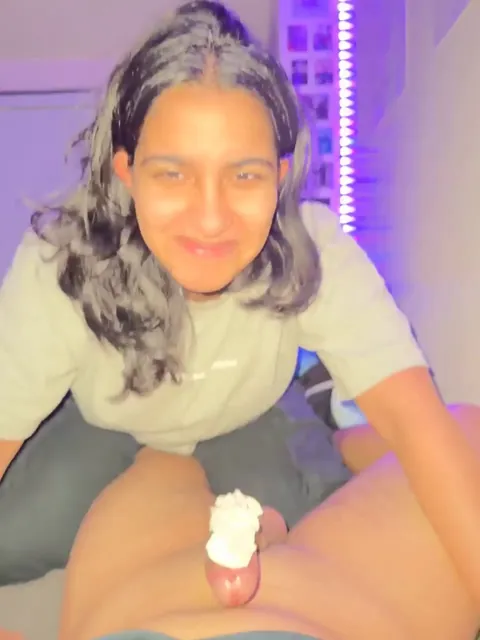 Brown hottie want creams