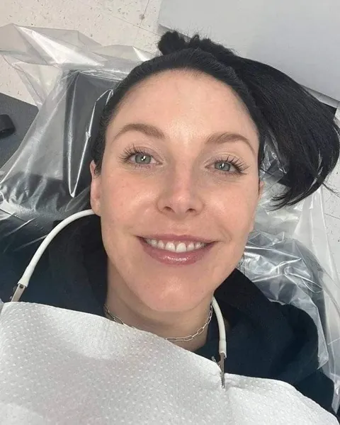 She is so freaking pretty omg, it's doesn't matter if she has make up on or don't