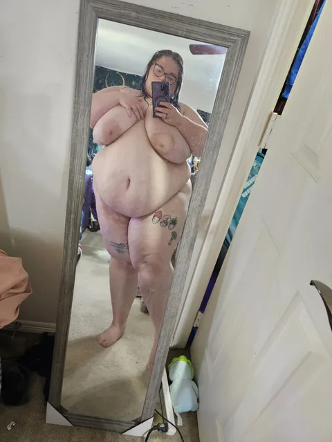 Huge titties and thigh tats
